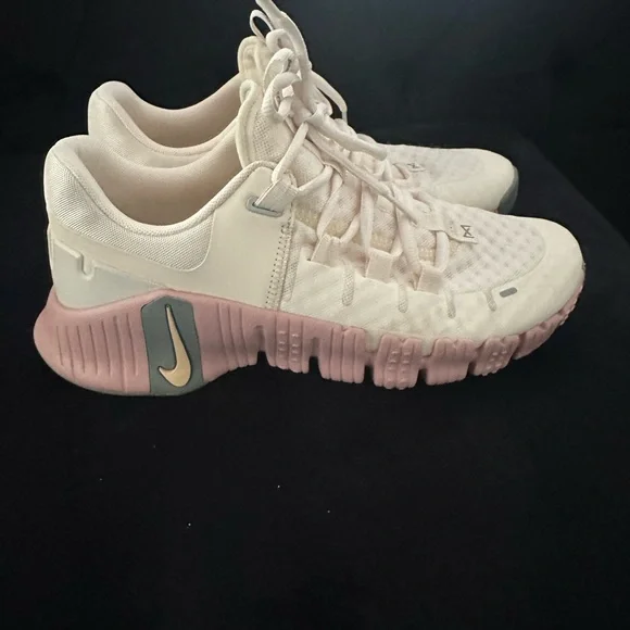 Nike METCON Women's Sneakers in Cream and Pink - Picture 1 of 6
